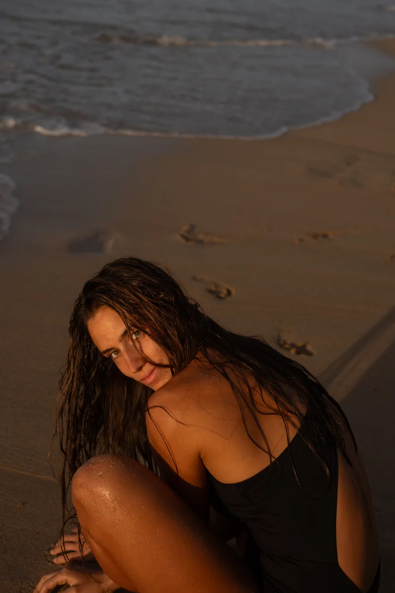 Portrait am Strand mit warmem Licht
