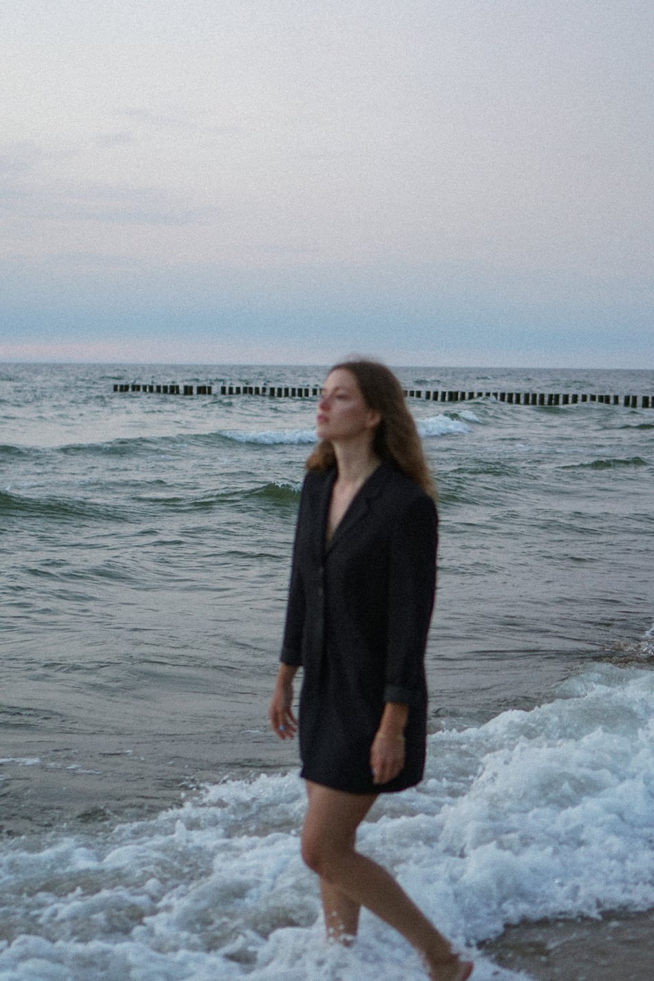 Portrait am Meer im warmen Abendlicht